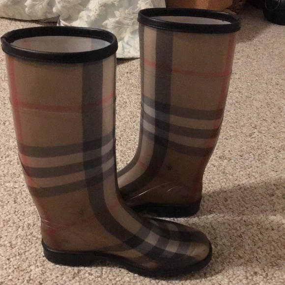 Burberry Authentic Rainboots - Picture 4 of 4
